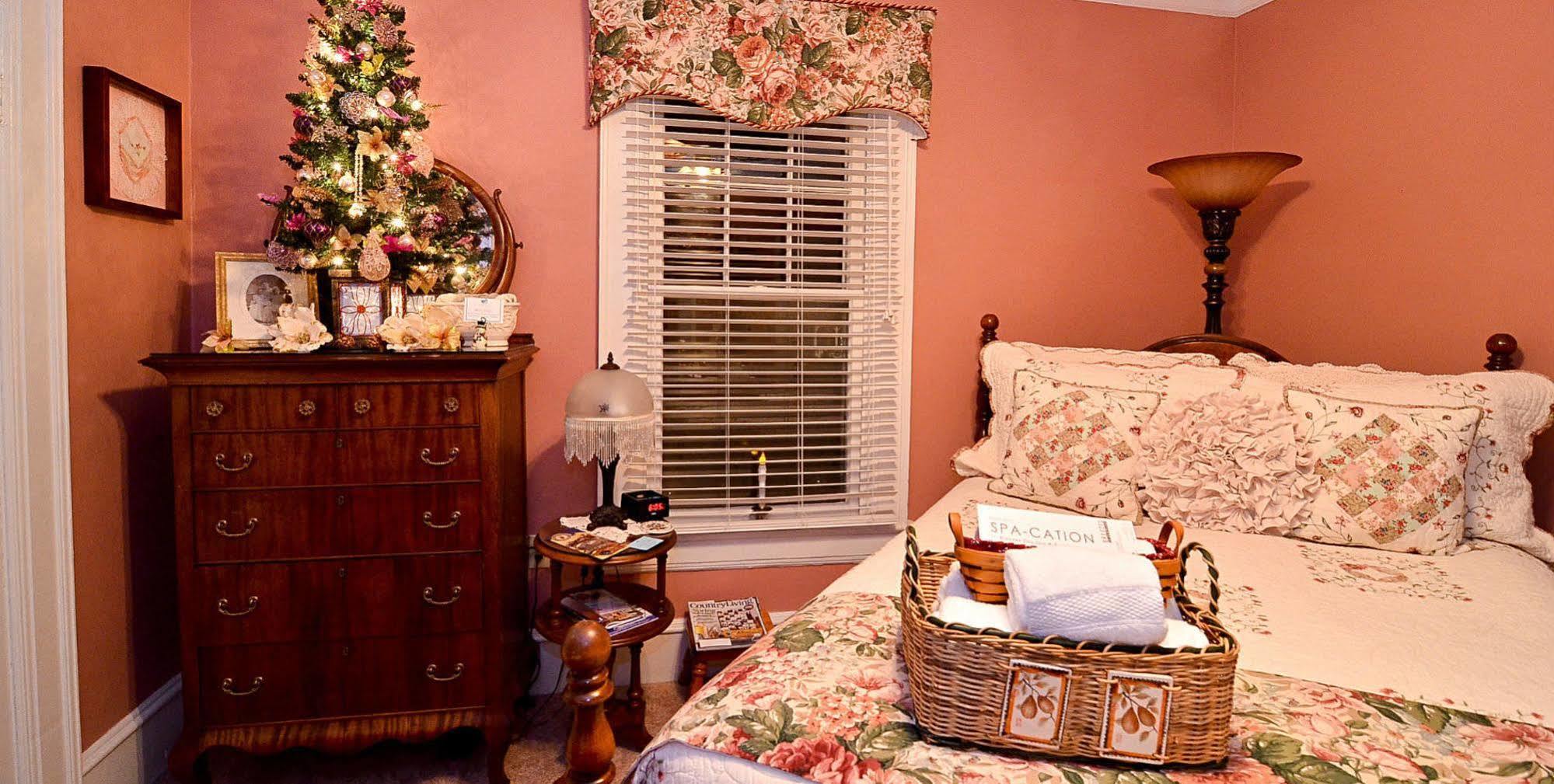 Bay Haven Inn Of Cape Charles Exterior photo